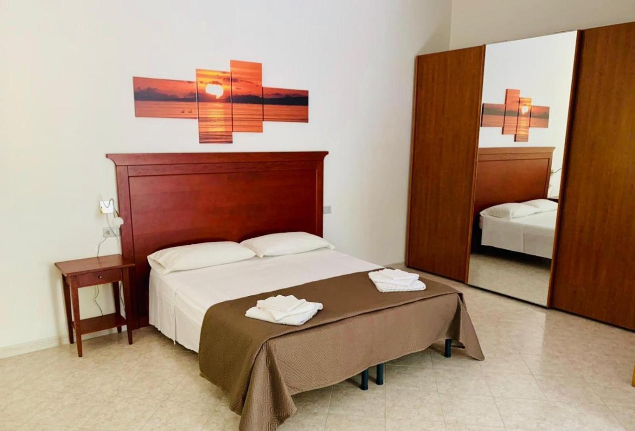Viola Club Village & Camping Foce Varano Bagian luar foto