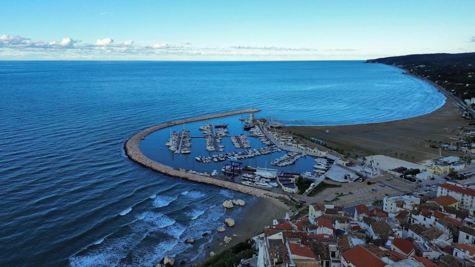 Viola Club Village & Camping Foce Varano Bagian luar foto